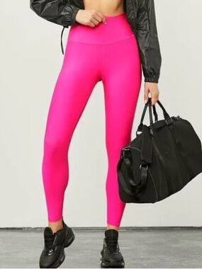 ⭐️ALO Yoga Airlift Hot Pink high waisted leggings ⭐️Sold out color ⭐️
